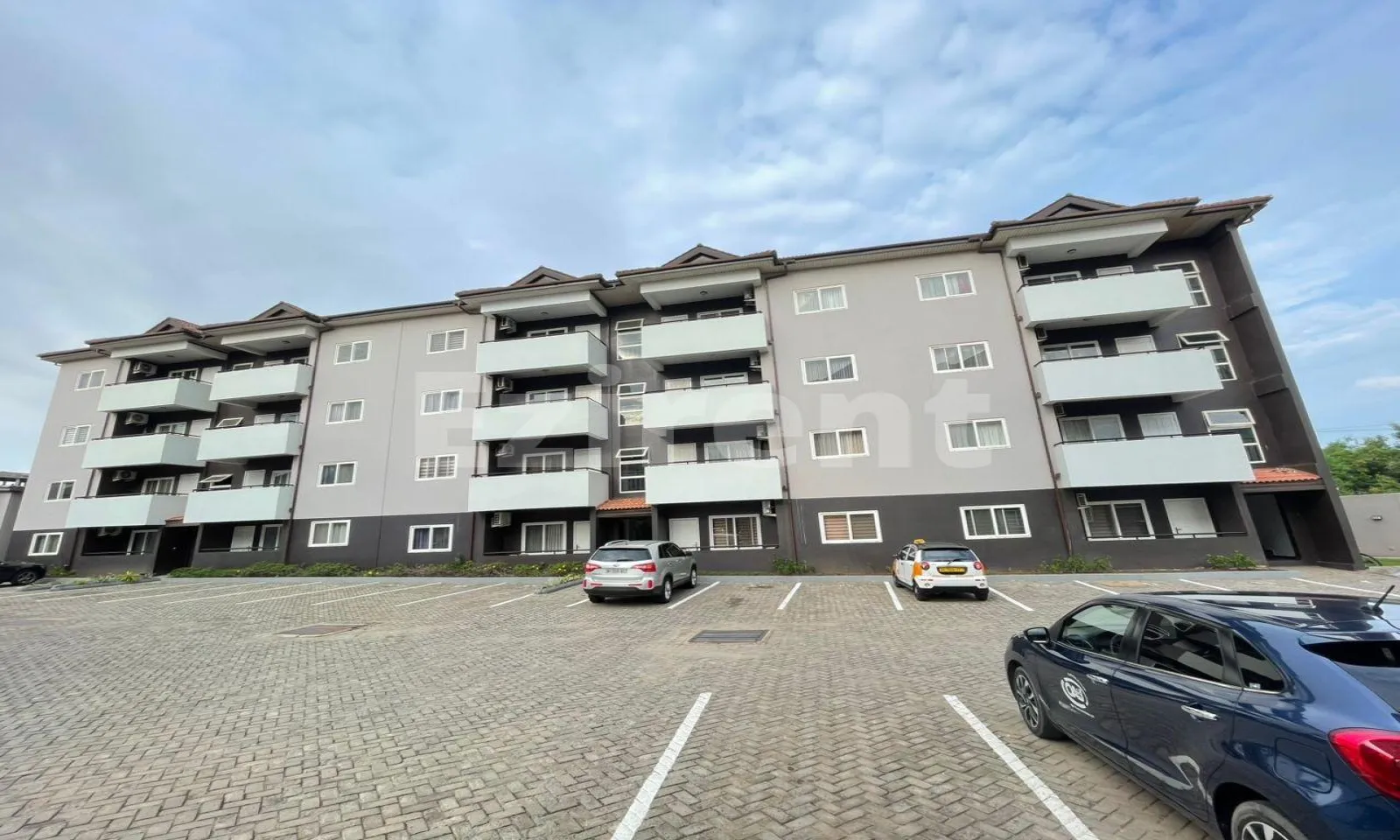 Sunnys Place Luxury Apartments - 1