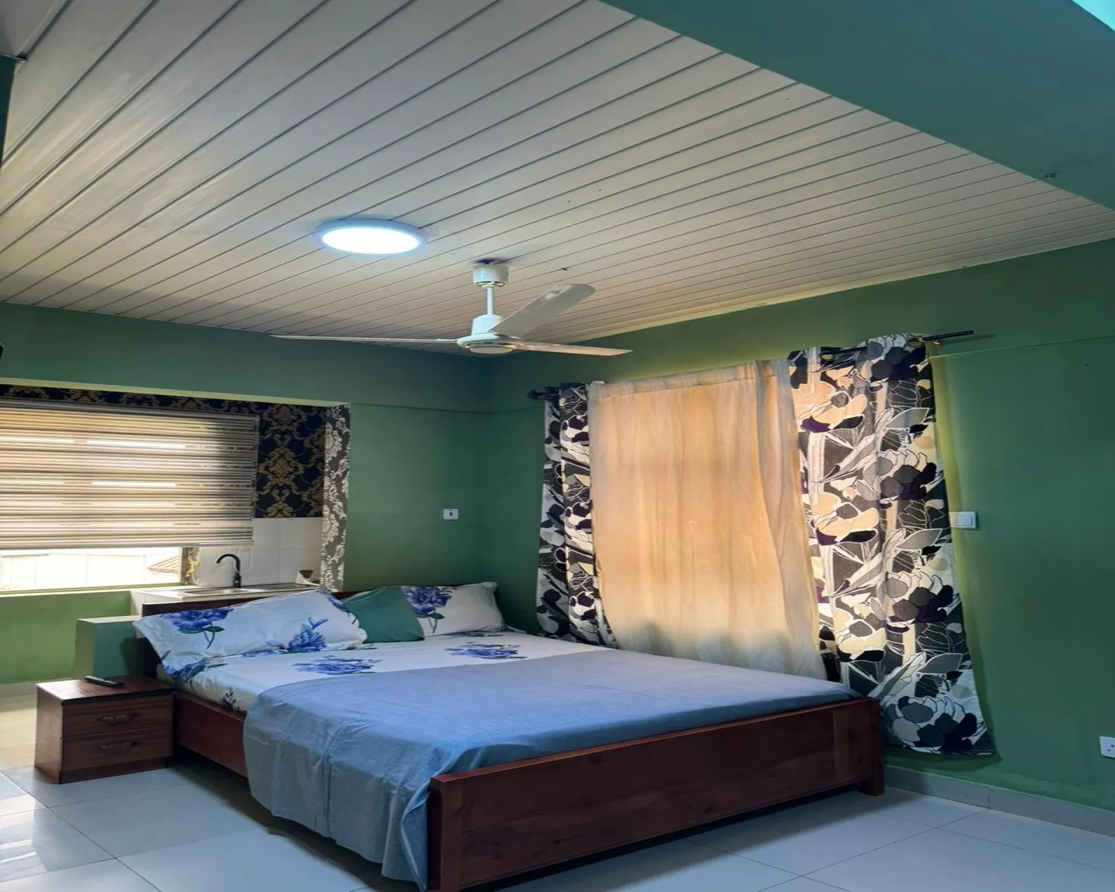 247 Hotel Apartment- (Queen bed with A/C) - 4