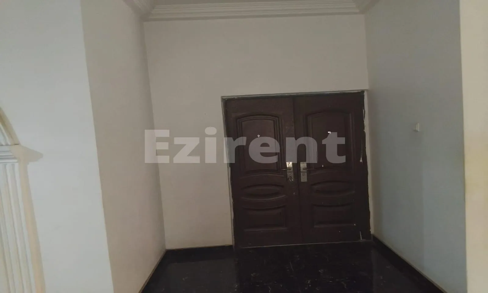 5 Bedroom Apartment with very spacious Hall and Kitchen. Big Car park. - 3