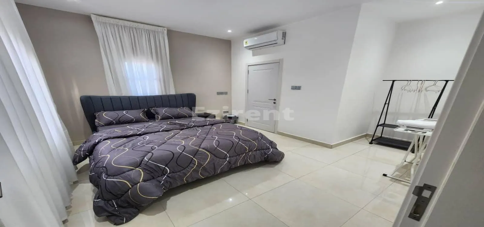Furnished 1-Bedroom Studio Apartment - 4